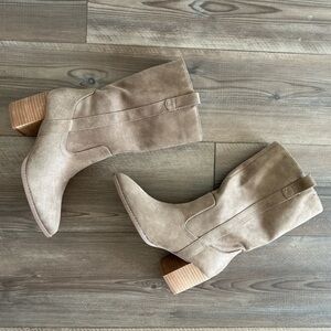 New Without Box Dolce Vita Suede Boots